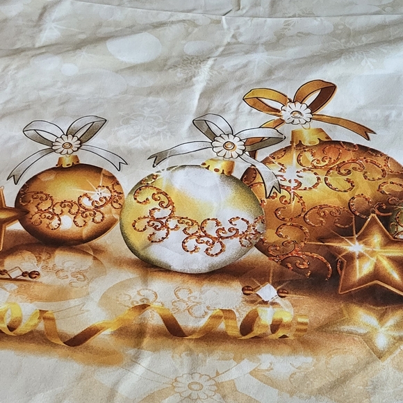 Gold Christmas ornaments one bed cover - Picture 8 of 14
